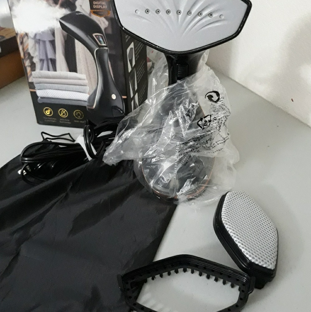 True and Tide hand travel steamer